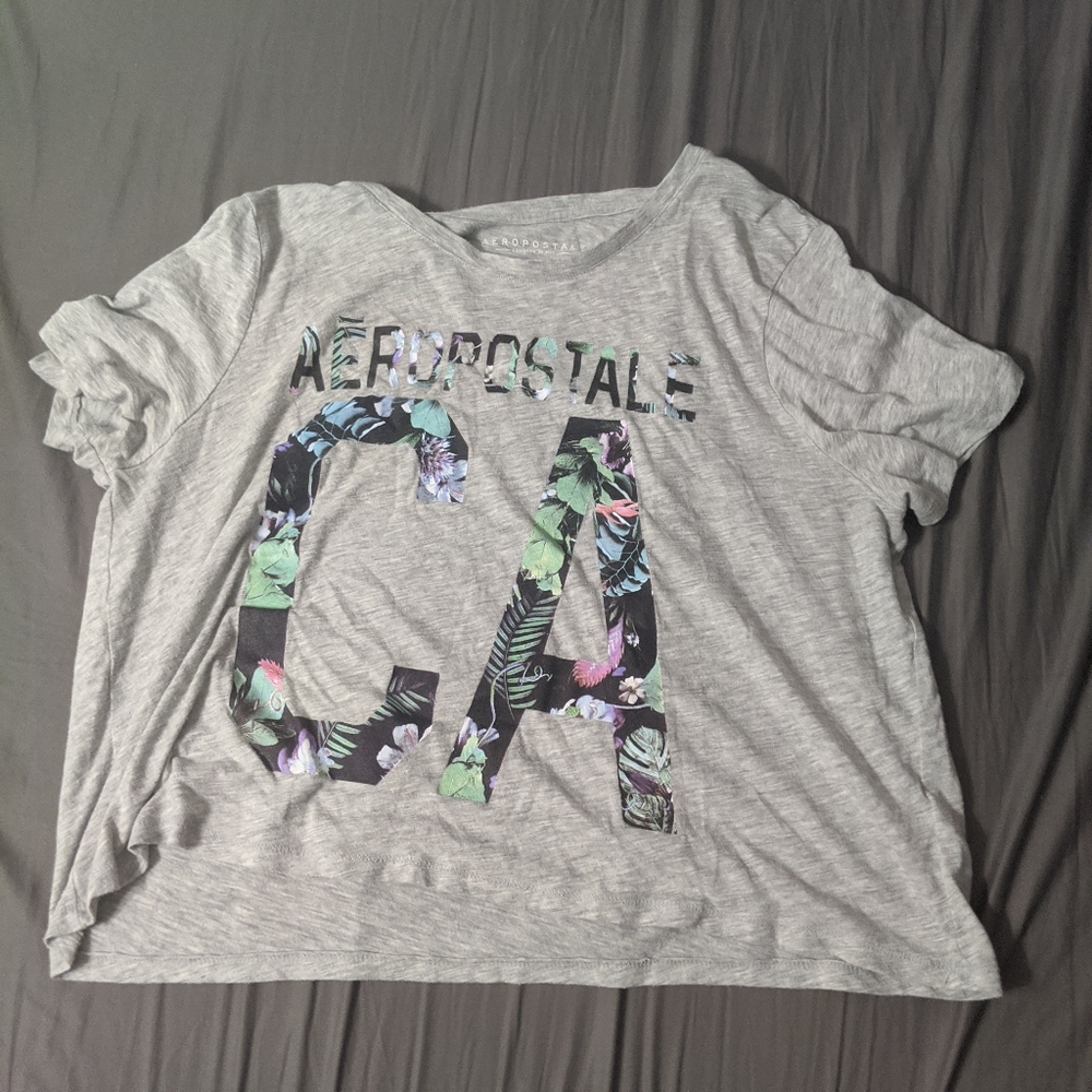 Cropped graphic tee
